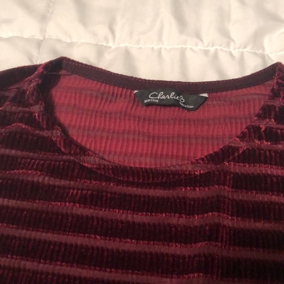 𝅺Charlie B Velvet Cutout Sleeveless Fitted Top Shell Deep Burgundy Size Small - Picture 3 of 7